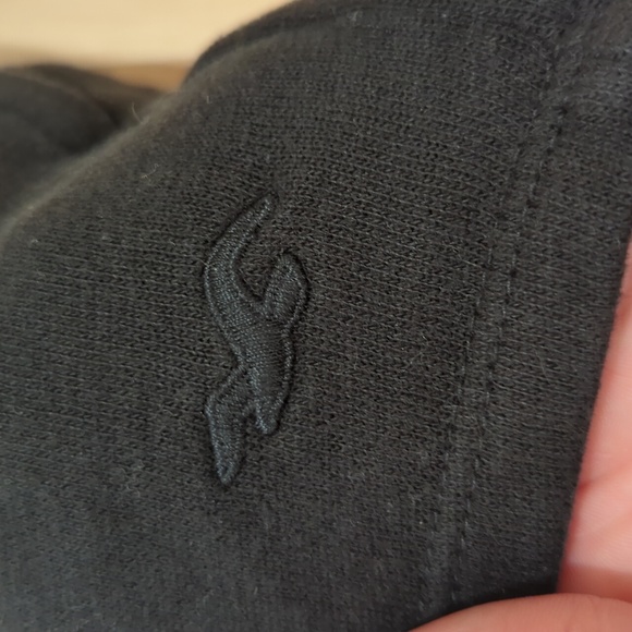 Hollister sweat shorts - Picture 2 of 3